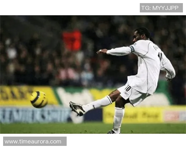 狗界的足球明星如何用灵活身姿征服赛场与观众的心灵 狗界的足球明星如何用灵活身姿征服赛场与观众的心灵