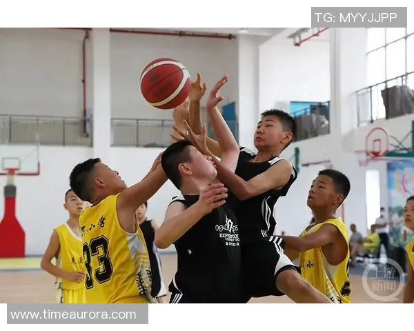 杨敏专访:从青涩球员到篮球传奇的成长之路回顾 杨敏专访:从青涩球员到篮球传奇的成长之路回顾